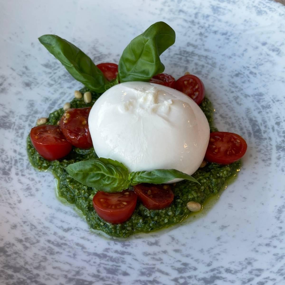 Burrata salad